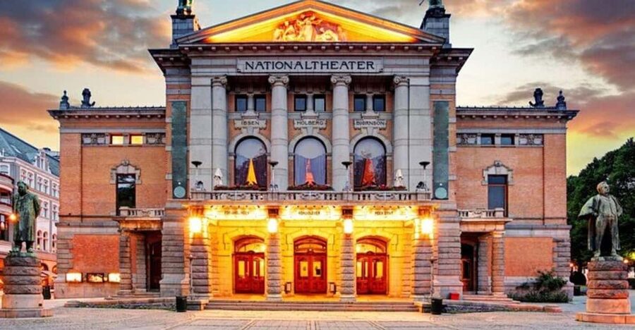 Oslo : Must-See Attractions Walking Tour With A Guide - Choosing between Bygdøy museums and city museums