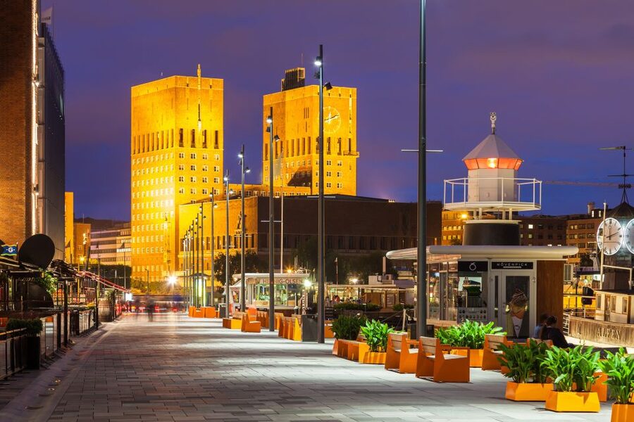 Oslo: Private City Center Highlights Guided Walking Tour - Moving into Aker Brygge’s waterfront life