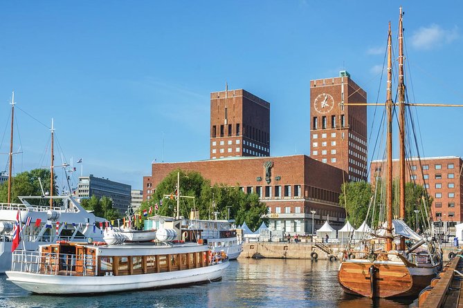 Oslo: Private VIP City Tour by Luxury Minivan with Driver & Guide - Seeing Oslo by Minivan and on Foot