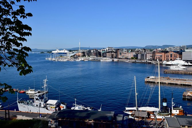 Oslo Private Walking Tour with a Local - A private start at Oslo Central Station