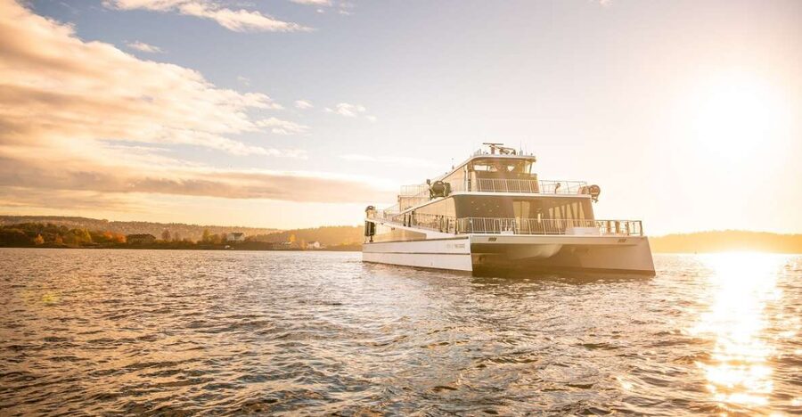 Oslo: Scenic Fjord Cruise with Audio Guide Commentary - Bygdøy and the first island views