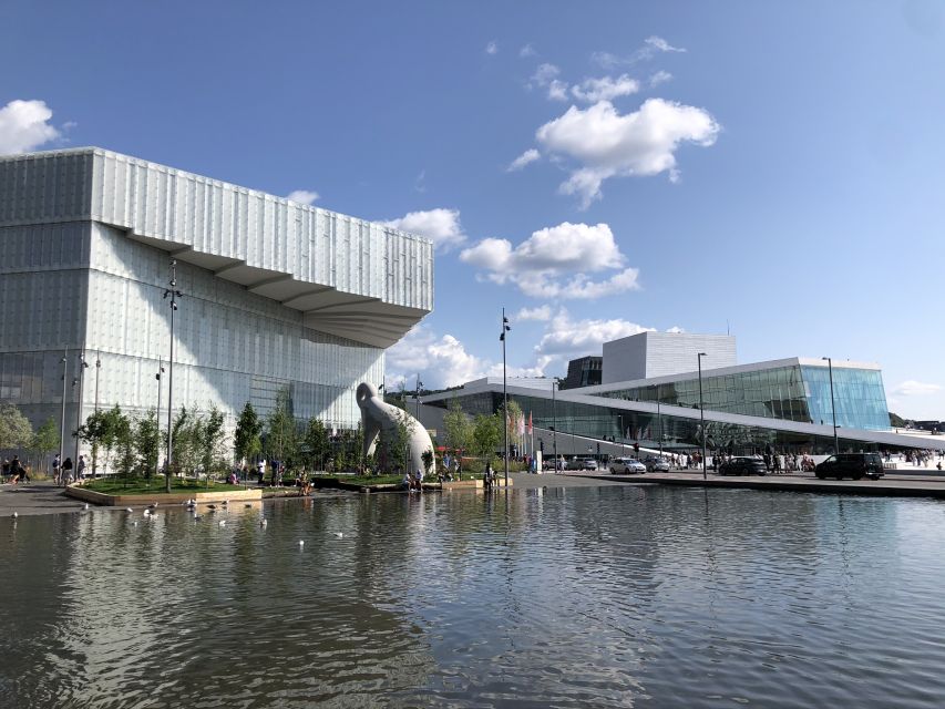 Oslo: Sightseeing with Holmenkollen Ski Jump & Vigeland Park - Seeing Oslo from a comfortable coach