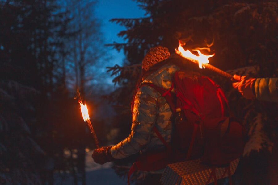 Oslo: Snowy Forest Torchlight Walk with Campfire - The 45-minute torch walk