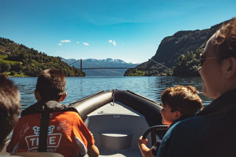 Øystese: Hardangerfjord and Fyksesund RIB Fjord Adventure - A thrill ride with practical comfort