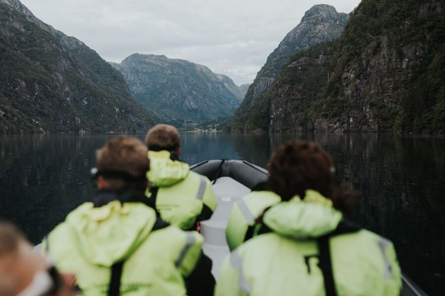 Øystese: Hardangerfjord RIB safari to the Fyksesund branch - Crossing the open Hardangerfjord in about 10 minutes