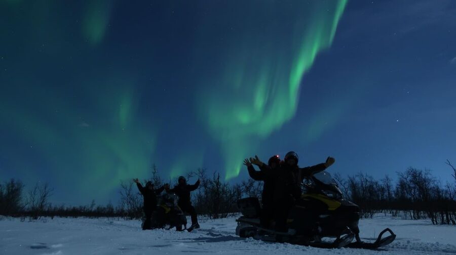 Premium Aurora Snowmobile Ride With Panoramic Views - A Firelit Start at Máttaráhkká Lodge