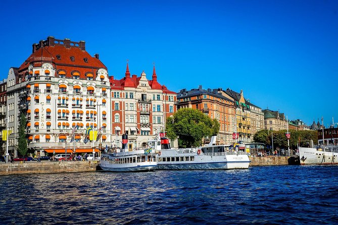 Private 4h VIP city tour by limousine car and guide in Stockholm - A private introduction to Stockholm’s many islands