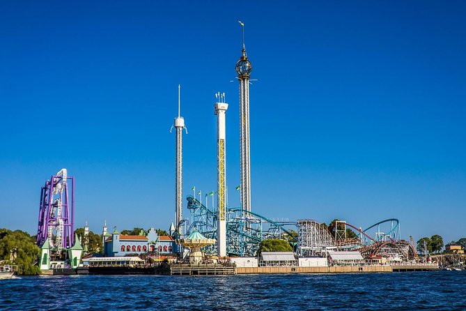 Private full day VIP city tour by limousine car in Stockholm - City Hall and the Nobel Banquet