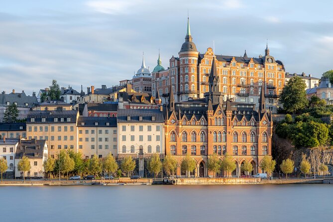Private Golden Hour Photo Walk in Stockholm - City Hall and the final waterfront light