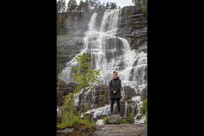 PRIVATE GUIDED TOUR: Highlights of Norway – Trip to the Sognefjord – WINTER - Cruising the Nærøyfjord is the day’s signature option