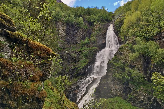 PRIVATE GUIDED TOUR: Norway's Highlights–Viking Special, 11 h - Stalheimskleiva turns the road into an attraction