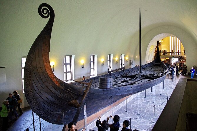Private Oslo Tour with a Local, Highlights & Hidden Gems, 100% Personalised - Vigeland’s sculpture park and the Royal Palace