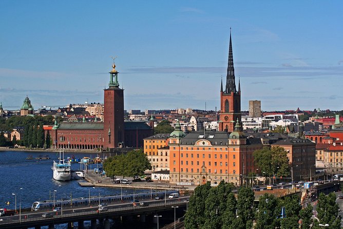 Private Tour of Stockholm with a visit to the Absolute ice bar - ICEBAR Stockholm is the memorable finish