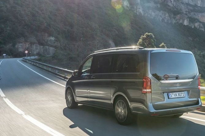 Private Transfer From Bergen Airport to City Centre - Getting help with luggage