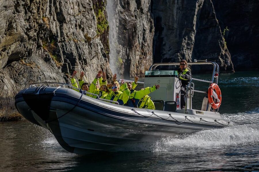RIB Geiranger - Fjordsafari - Speed, spray, and the first views