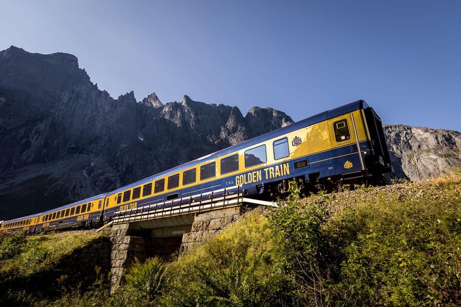 Romsdalen: Rauma Railway Golden Train with Guide - Kylling Bridge, the railway’s great photo stop