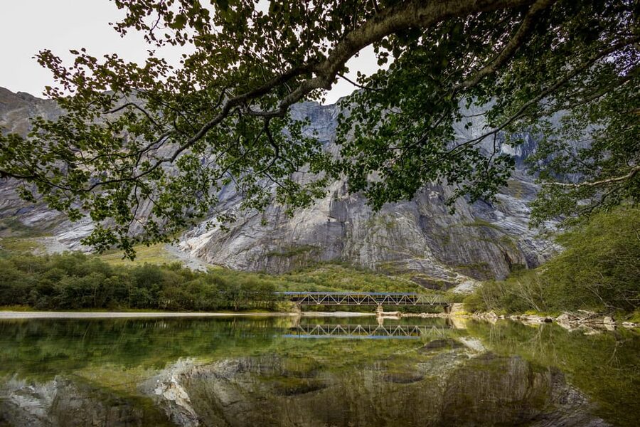 Romsdalen: Rauma Railway Golden Train with Guide - Verma Waterfall and 32 bridges