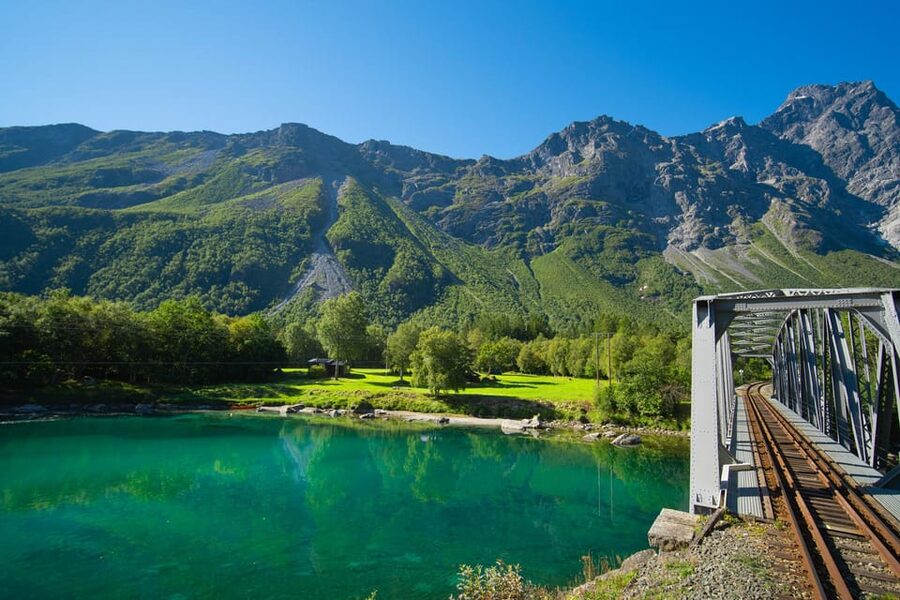 Romsdalen: Rauma Railway Golden Train with Guide - The return ride to Åndalsnes