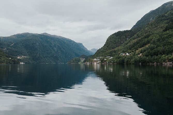 Scenic Hardangerfjord & Fyksesund RIB adventure from Norheimsund - The return across Samlafjorden