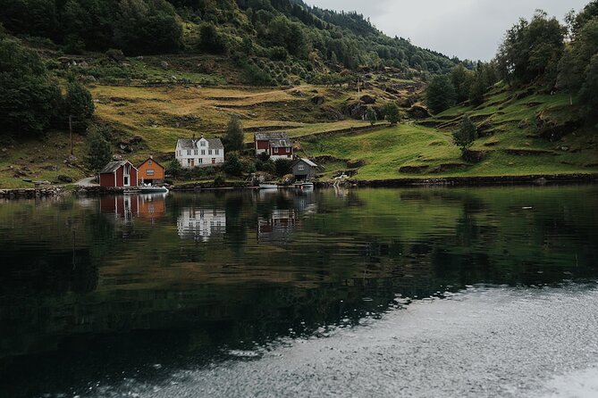 Scenic Hardangerfjord & Fyksesund RIB adventure from Norheimsund - What the guides add