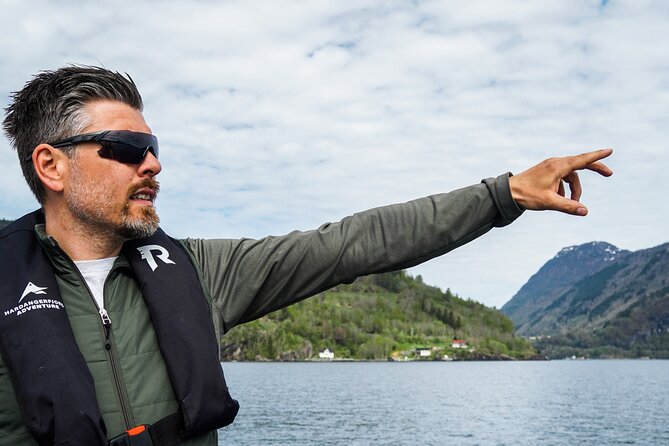 Scenic RIB adventure to Hardangerfjord & Fyksesund from Øystese - What the gear tells you about the experience