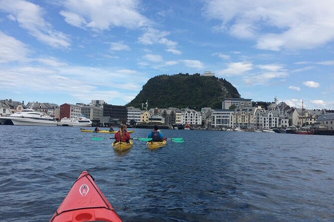 Sea Kayaking In Ålesund - Weather can change the whole outing