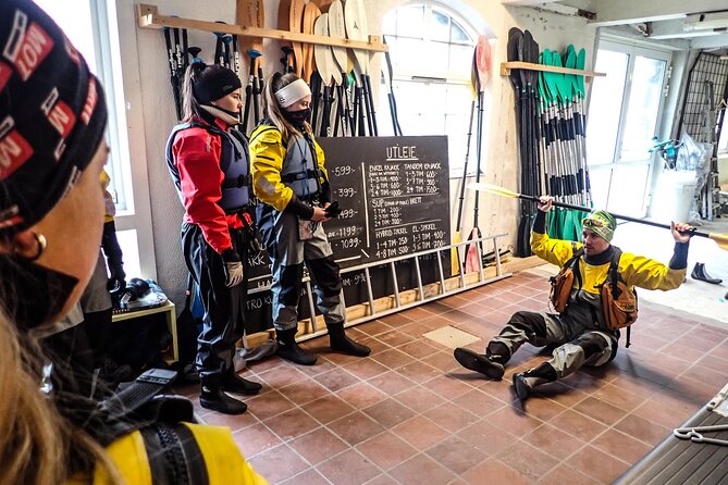 Sea Kayaking In Ålesund - City views, coastal openings, and the route’s limits