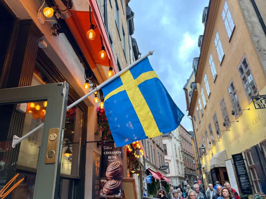 Secret Walking Food Tour Stockholm Old Town - Princess cake and the secret dish