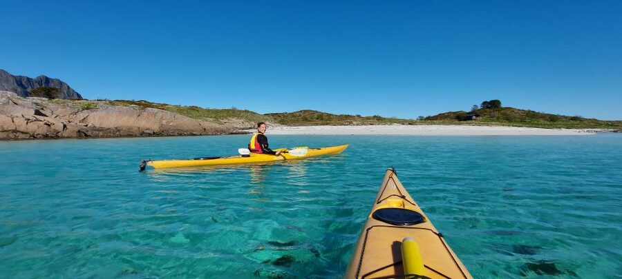 Skrova Island : 3hours Guided Kayak Tour - Paddling through Skrova’s clear shallows