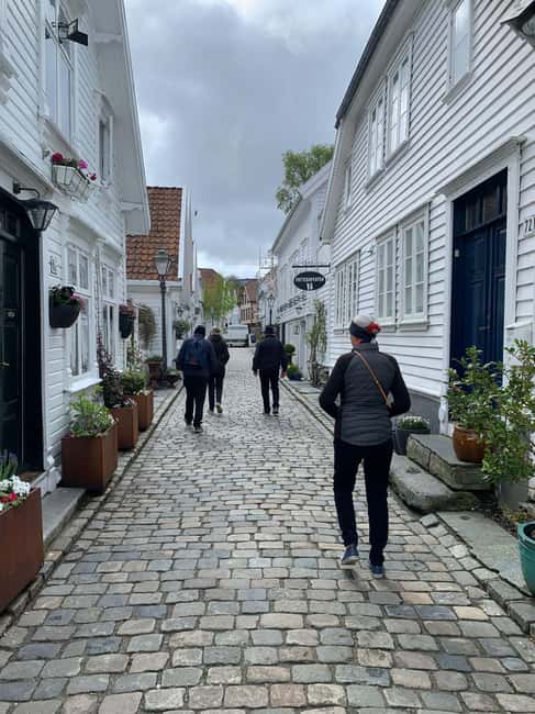 Stavanger: Customized Private Tour with a Local - What the two to six-hour length means