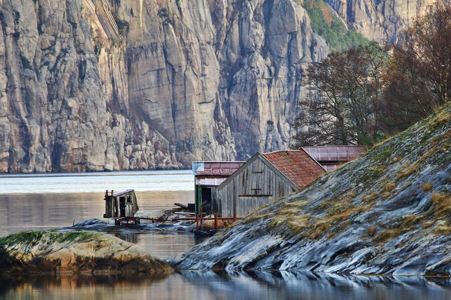 Stavanger: Fjord Cruise to Lysefjord and Pulpit Rock - Why Pulpit Rock looks different from the fjord