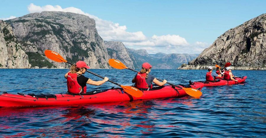 Stavanger: Guided Kayaking in Lysefjord - The first 10 minutes: safety and paddling basics