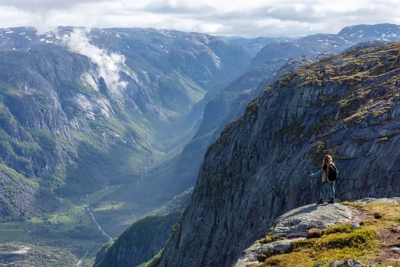 Stavanger: Kjerag Summer Hike with Packed Lunch - The three-hour return is where pacing matters