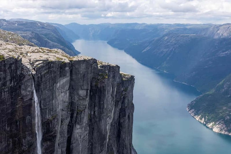 Stavanger: Kjerag Summer Hike with Packed Lunch - How the $185 price works for your day