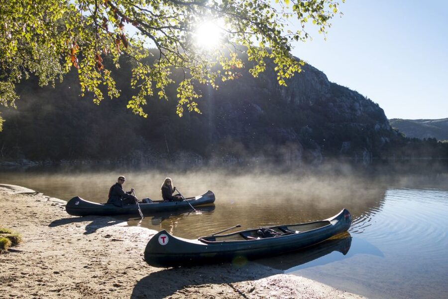 Stavanger: Preikestolen Hidden Trail Hike + Canoe + Lunch - The old trail and its changing scenery