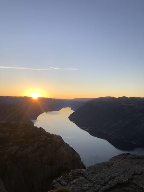 Stavanger: Preikestolen (Pulpit Rock) Guided Hike - The five-hour climb to Pulpit Rock