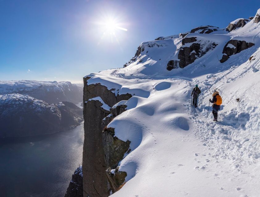 Stavanger: Preikestolen Winter Hike + Hot Lunch - Why winter changes the Preikestolen experience