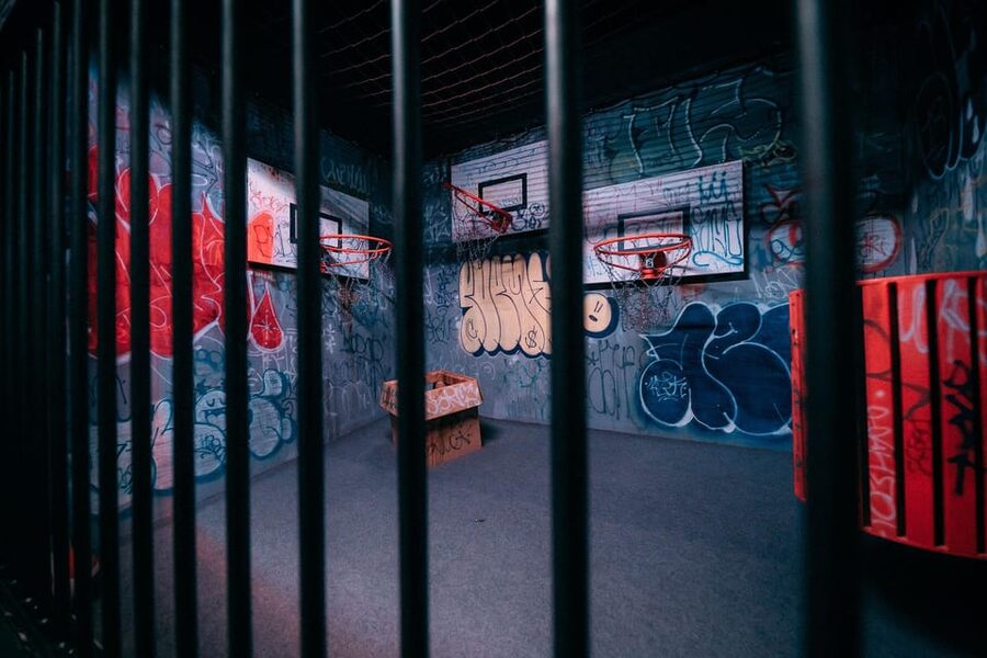 Stavanger: Prison Island Adventure Game - How the challenge-room format works