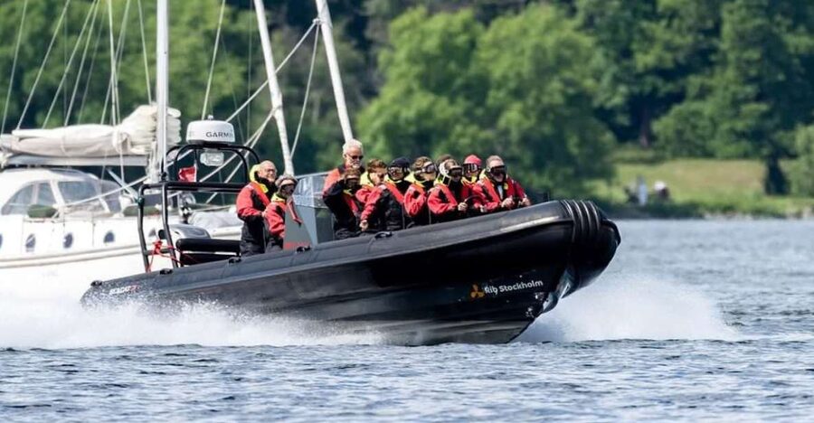 Stockholm: 2-Hour RIB Speed Boat Tour of the Archipelago - Gamla Stan from the water