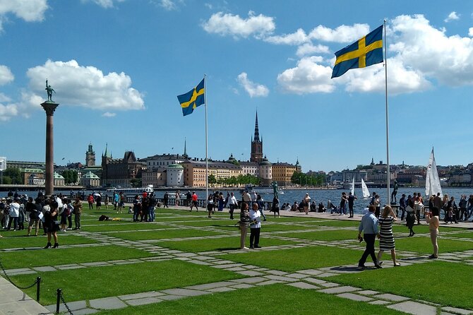 Stockholm- A Beauty On The Water: Old Town Walking Tour and Boat Trip Combined - Parliament, bridges, and the story of Swedish power