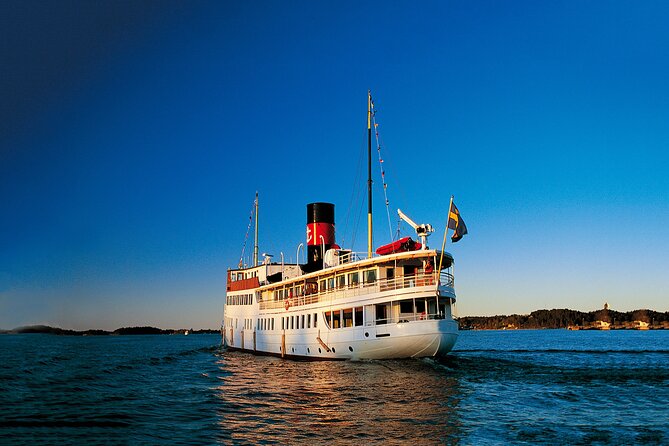 Stockholm Archipelago Cruise with Guide - Islands, homes, and the route toward Vaxholm
