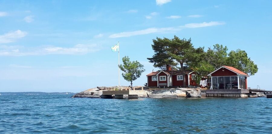 Stockholm Archipelago RIB Speed Boat Tour with Swedish Fika - The fast run toward Vaxholm