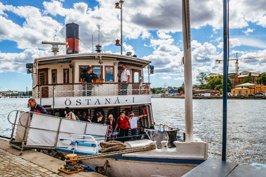 Stockholm: City Archipelago Sightseeing Cruise with Guide - What the live guide adds