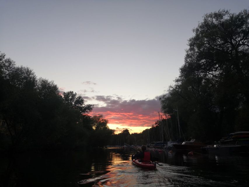 Stockholm Evening Kayak with BBQ. - Why this evening feels different from a standard city tour