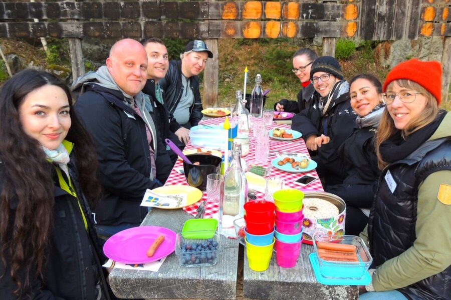 Stockholm: Evening Wildlife Safari with Midsummer Meal - Who should book this evening?