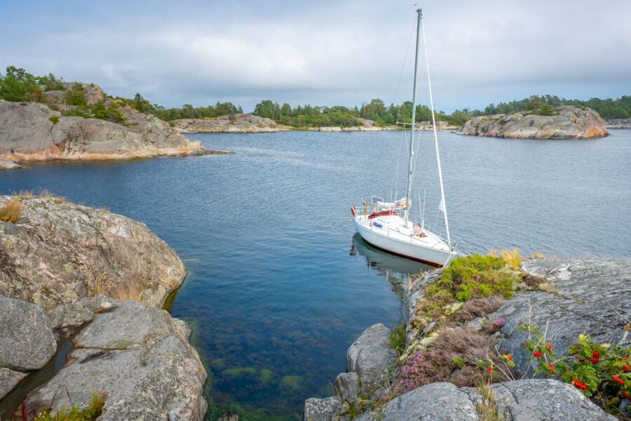 Stockholm: Full Day Archipelago Sailing Tour with Lunch - Learning the ropes with a real skipper