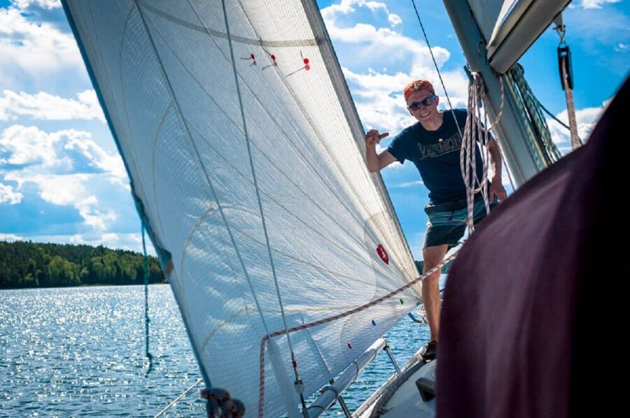 Stockholm: Full Day Archipelago Sailing Tour with Lunch - Choosing a nature harbor for lunch