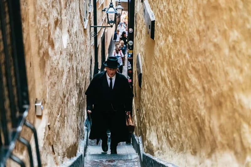 Stockholm: Ghost Walk and Historical Tour - The crypt ending and the tone of the finale