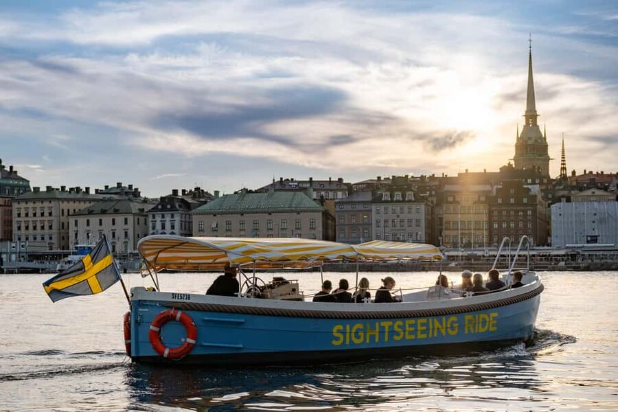 Stockholm: Guided City Sightseeing Open Electric Boat Tour - Seeing the Vasa Museum from the water