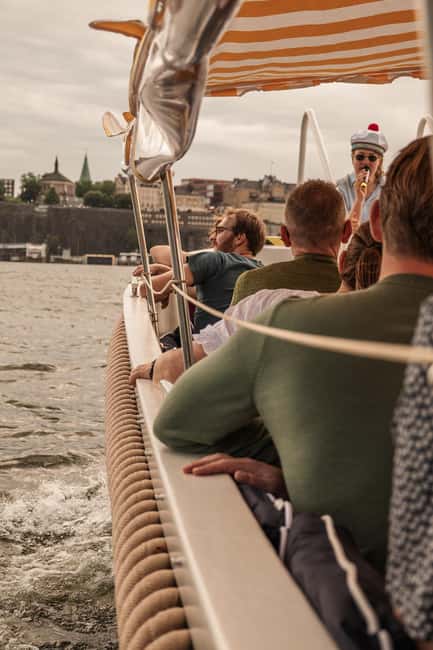 Stockholm: Guided City Sightseeing Open Electric Boat Tour - Skeppsholmen and the return to the harbor